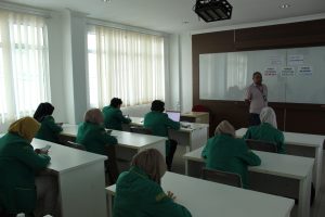 es Toefl : Bekali Kompetensi Bahasa Internasional Mahasiswa