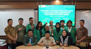 Mahasiswa Berprestasi Terima Reward dan Piagam Penghargaan
