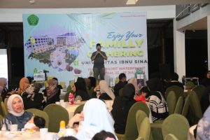 Family Gathering UIS: Nilai Kekeluargaan dan Merajut Kebersamaan di Tepi Marina