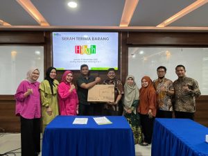 Serah Terima Barang di Universitas Ibnu SinaUntuk Mendukung Pembelajaran Teknologi Terkini