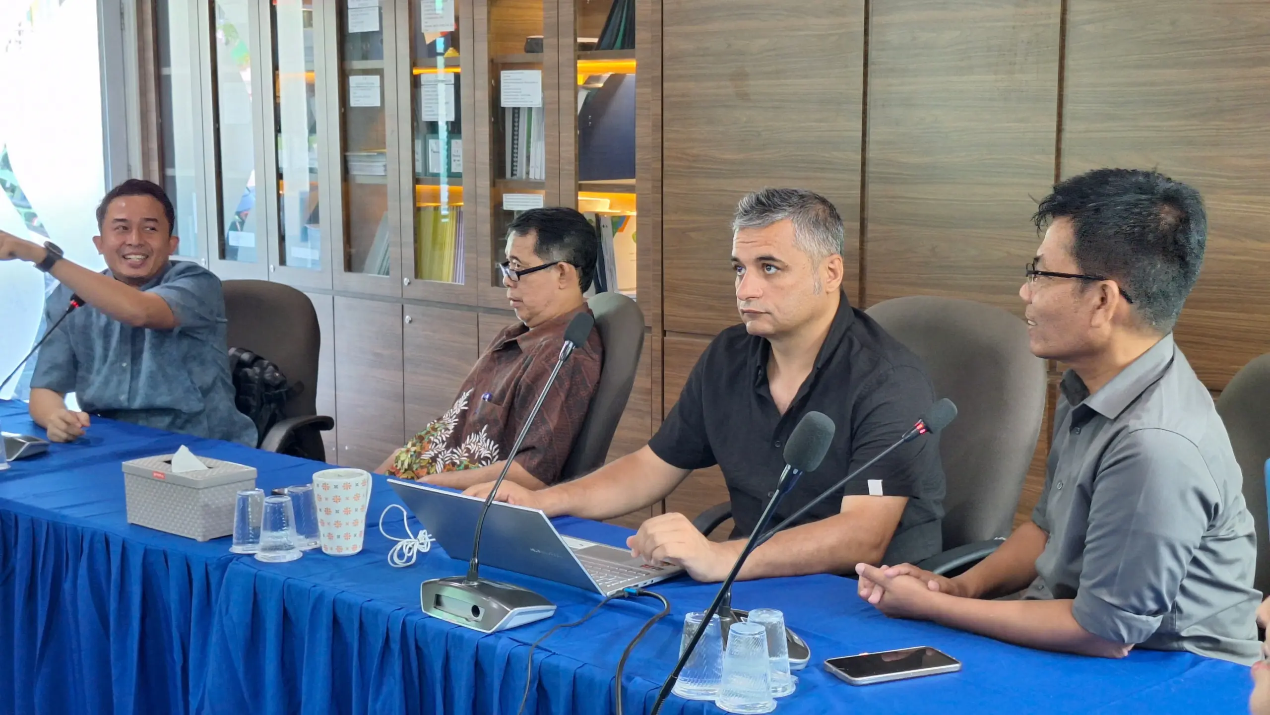FEB Universitas Ibnu Sina Selenggarakan International Research Guest Lecture, Perkuat Budaya Riset dan Publikasi Ilmiah Berbasis AI